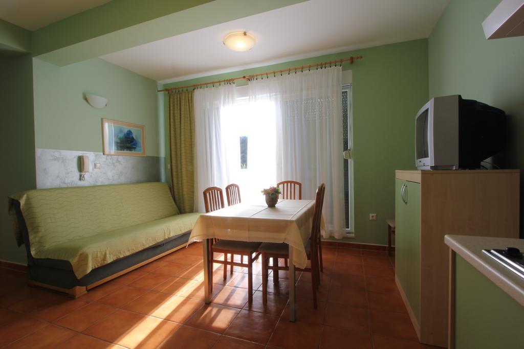 Apartments Villa Ceres Klek Rum bild