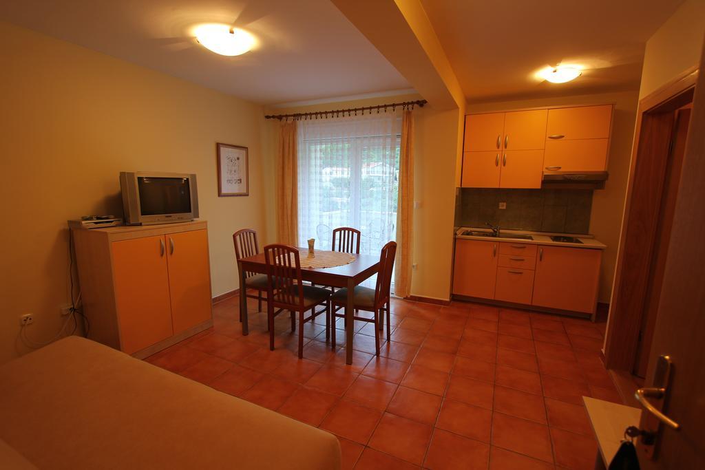 Apartments Villa Ceres Klek Exteriör bild