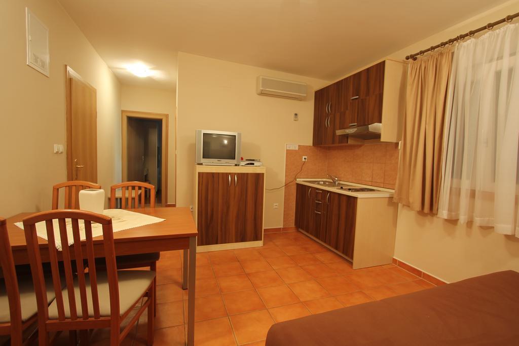 Apartments Villa Ceres Klek Rum bild